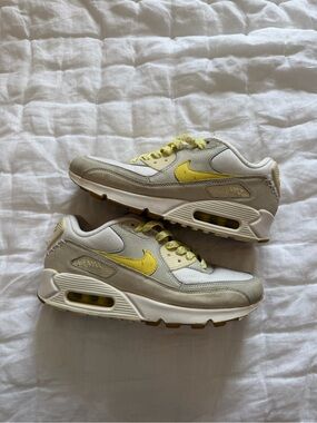 Nike Air Max 90 in White, Beige & Yellow Accents